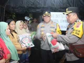 Polres Pelabuhan Belawan Salurkan Bantuan untuk Korban Banjir di Medan Labuhan